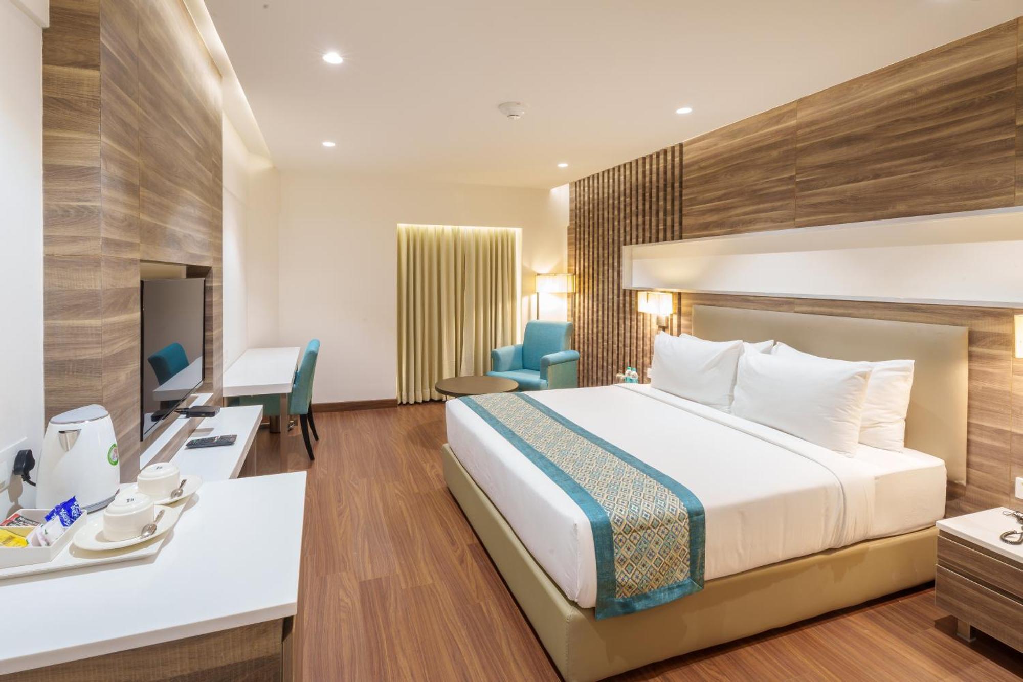 Pharos Hotels Ченай Екстериор снимка